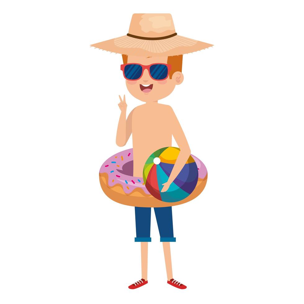 mignon petit garçon avec flotteur donut et ballon de plage vecteur
