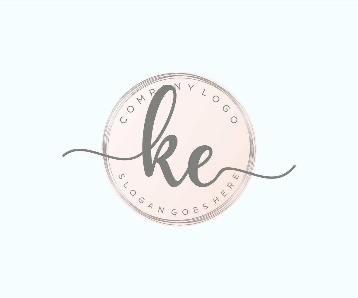 logo féminin initial ke. utilisable pour les logos nature, salon, spa, cosmétique et beauté. élément de modèle de conception de logo vectoriel plat.