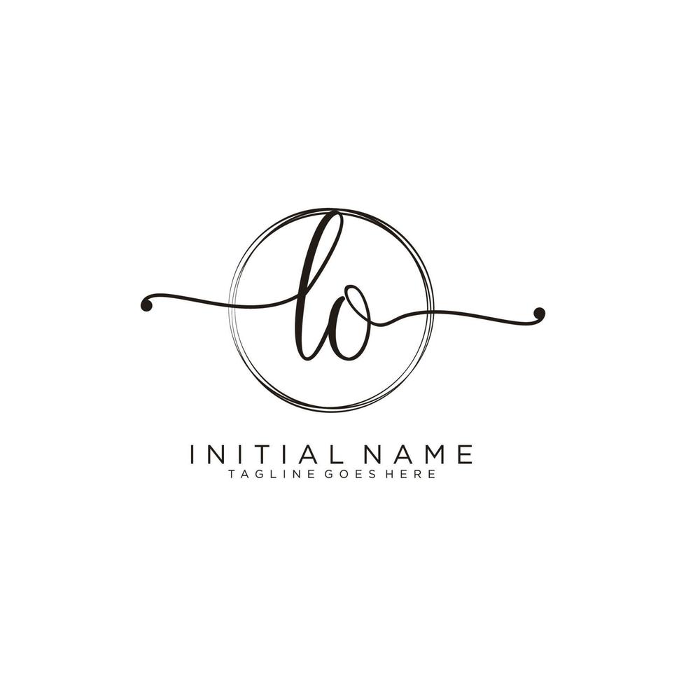 initiale lo féminin logo collections modèle. écriture logo de initiale signature, mariage, mode, bijoux, boutique, floral et botanique avec Créatif modèle pour tout entreprise ou entreprise. vecteur