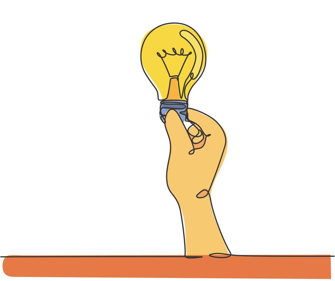dessin au trait continu unique d'une main humaine tenant une étiquette de logo d'ampoule brillante. concept d'étiquette d'icône de compagnie d'électricité. Une ligne à la mode dessiner illustration vectorielle de conception graphique vecteur
