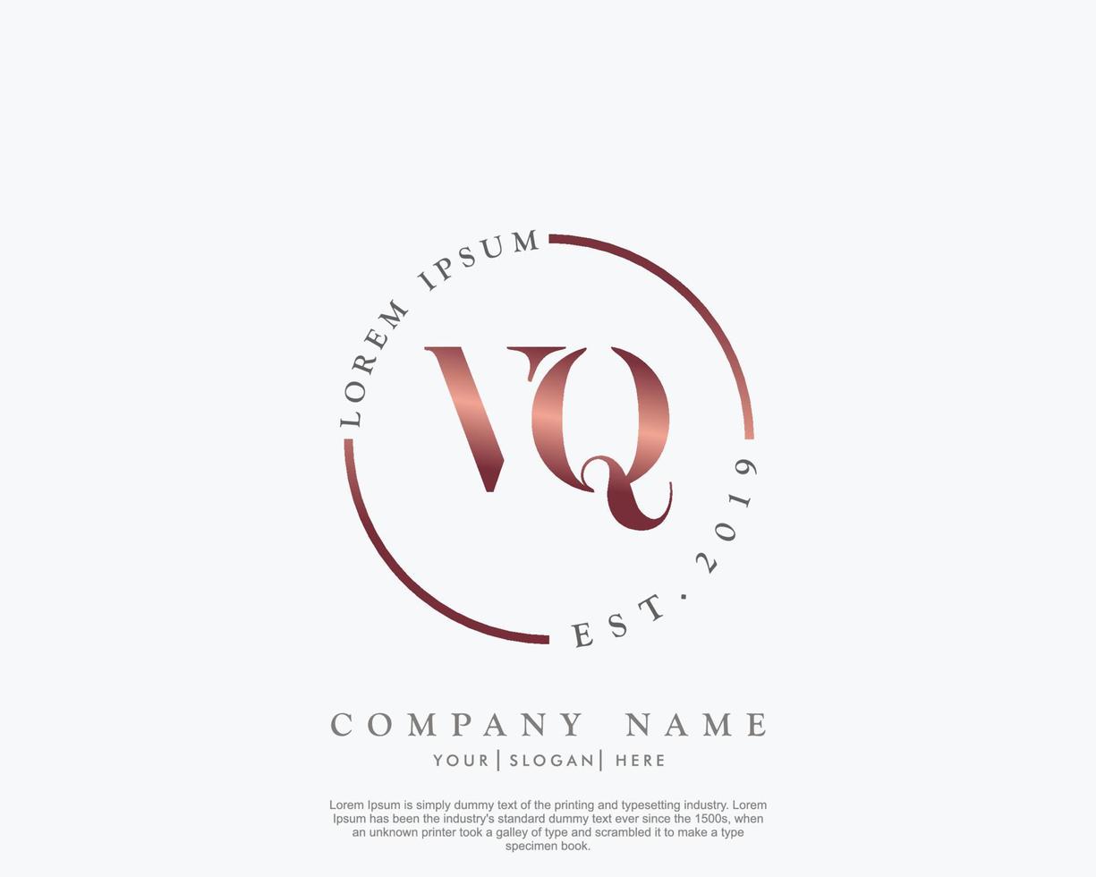 initiale lettre vq féminin logo beauté monogramme et élégant logo conception, écriture logo de initiale signature, mariage, mode, floral et botanique avec Créatif modèle vecteur