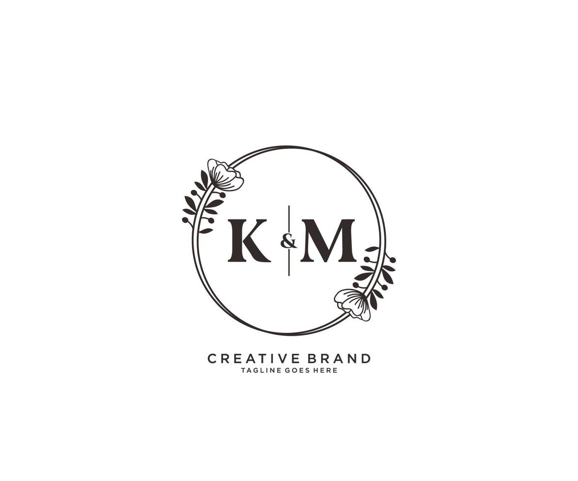 initiale km des lettres main tiré féminin et floral botanique logo adapté pour spa salon peau cheveux beauté boutique et cosmétique entreprise. vecteur