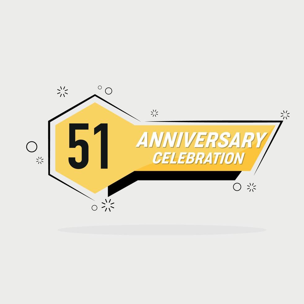 51 ans anniversaire logo vecteur conception avec Jaune géométrique forme avec gris Contexte
