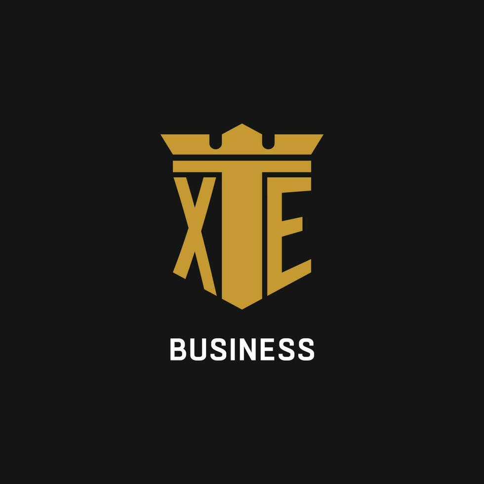 xe initiale logo avec bouclier et couronne style vecteur