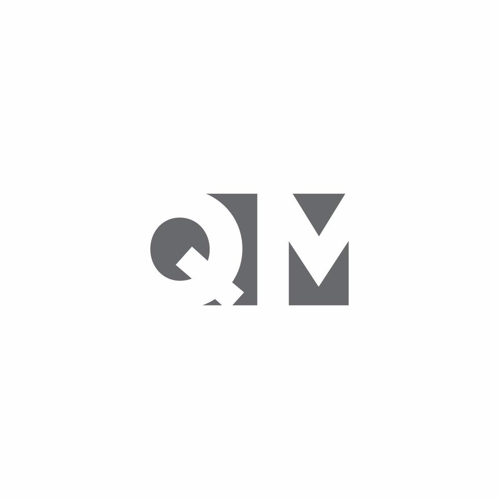 monogramme du logo qm avec modèle de conception de style d'espace négatif vecteur