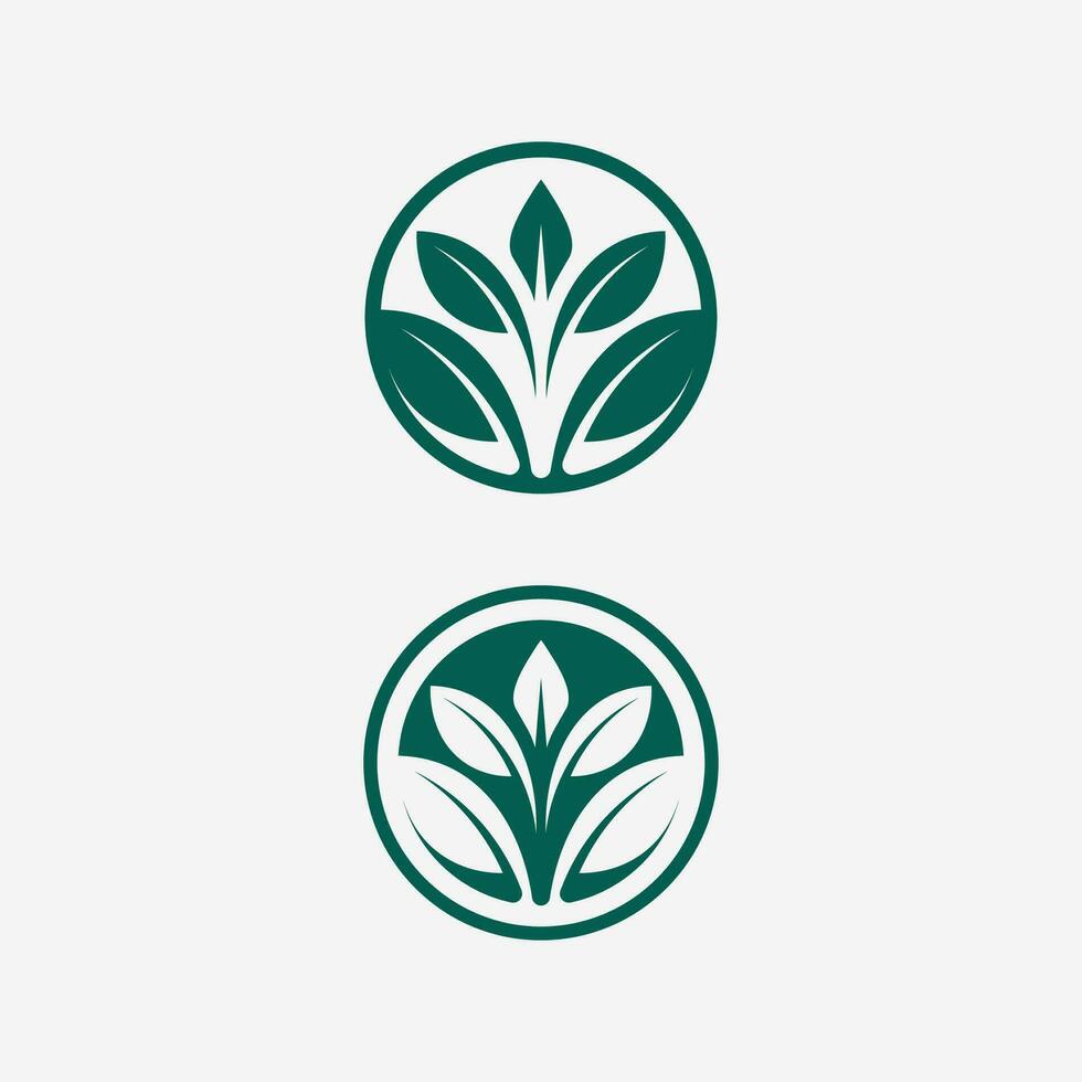 jardinage logo avec pelle icône et arbre avec vert feuilles logo modèle. vecteur