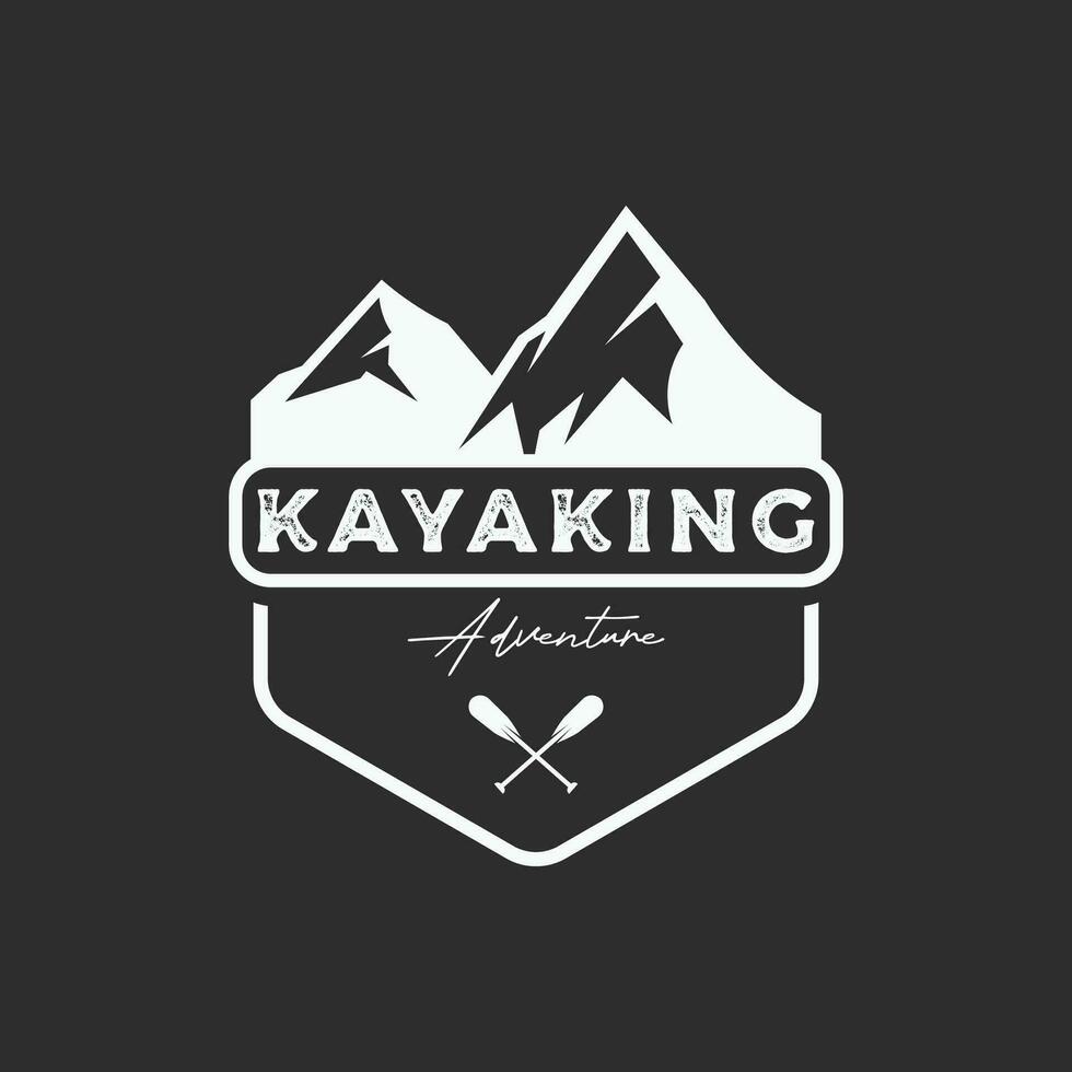 rétro ancien branché élément logo modèle rafting ou kayak avec montagnes et forêt.logo pour rafting club, sport, aventure et badge. vecteur