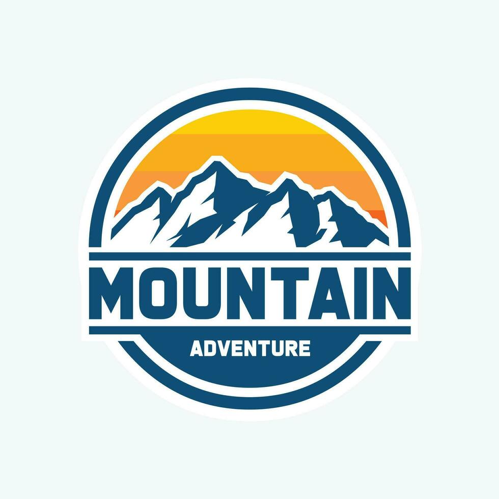 Montagne logo vecteur badge emblème conception modèle ensemble