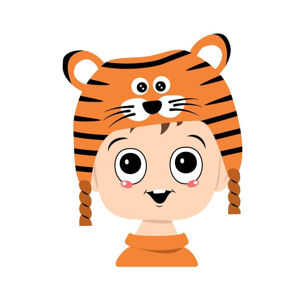 enfant avec de grands yeux et un large sourire dans un chapeau de tigre vecteur