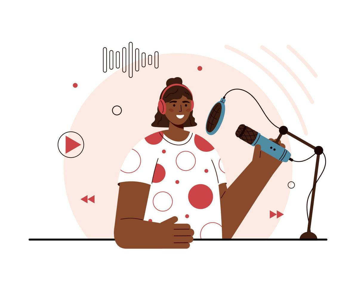 illustration vectorielle à plat du podcasteur parlant au microphone. femme afro-américaine souriante dans des écouteurs enregistrant un podcast audio ou une émission en ligne. podcasting, diffusion. fond blanc. vecteur