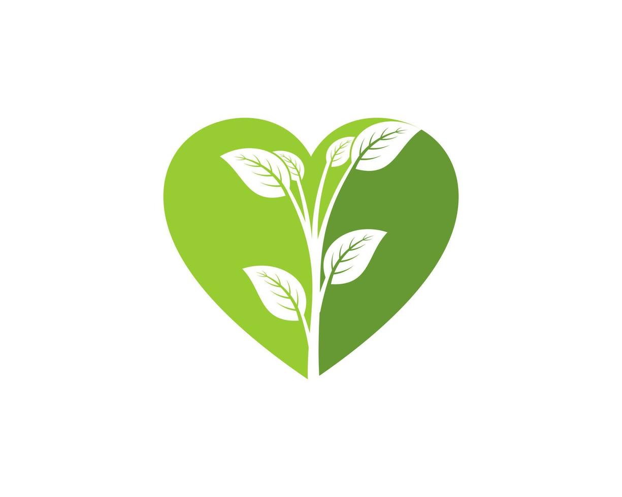 forme d'amour vert avec arbre nature vecteur