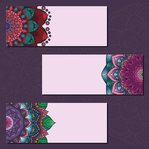 Collection de bannières colorées de mandala sur fond violet vecteur