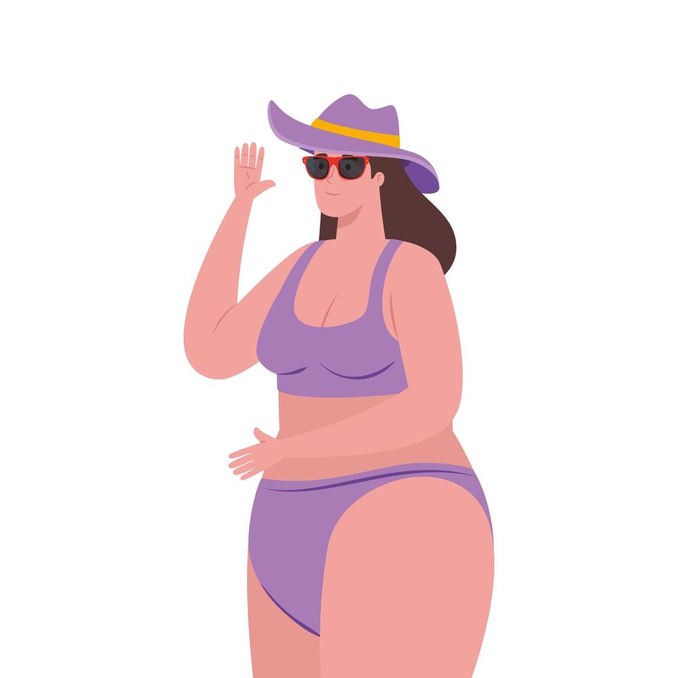 jolie femme dodue en maillot de bain de couleur violette, avec des accessoires d'été sur fond blanc vecteur
