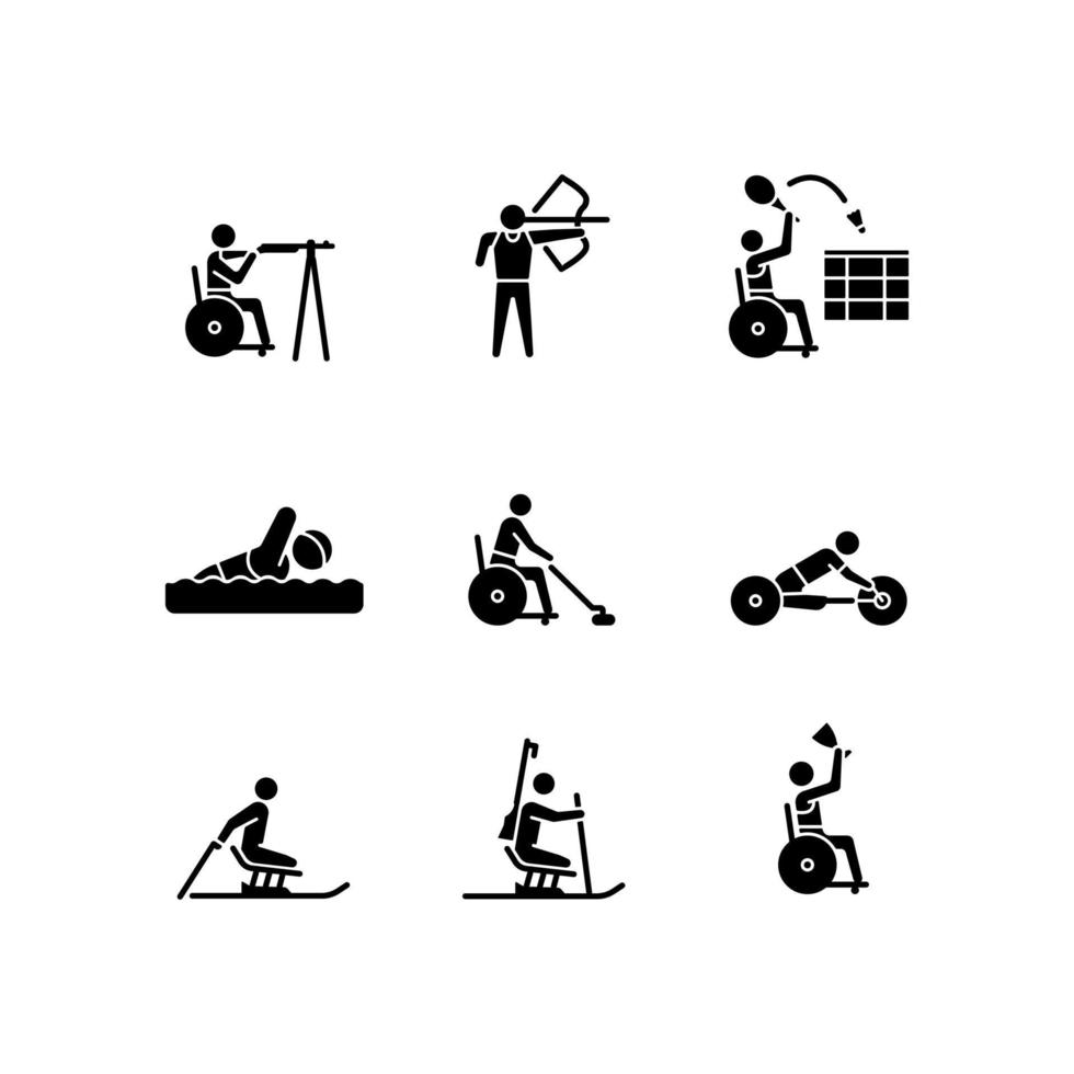 athlètes handicapés icônes de glyphe noir définies sur un espace blanc. jeux de sport avec équipement. tournois adaptés. personnes handicapées. symboles de silhouettes. illustration vectorielle isolée vecteur
