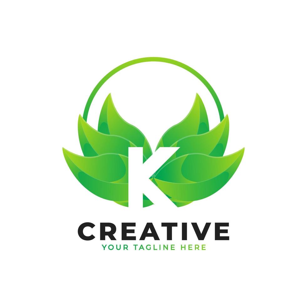 logo lettre k nature feuille verte avec cercle. logo monogramme. icône de l'alphabet des feuilles vertes. utilisable pour les affaires, la science, la santé, la médecine et la nature logos.flat vector logo design élément de modèle