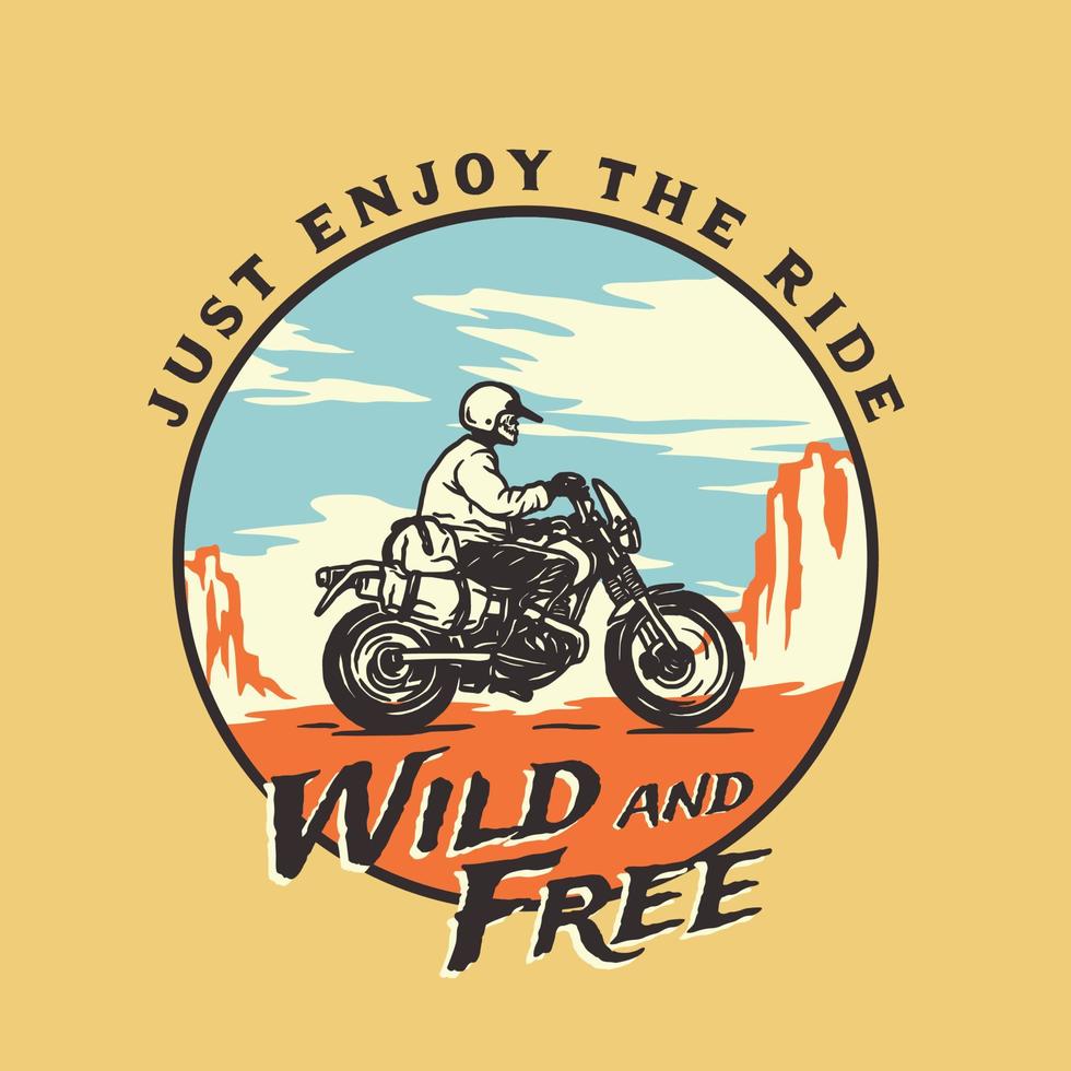 insigne d'étiquette de logo d'aventure de vie sauvage de moto vintage dessiné à la main vecteur