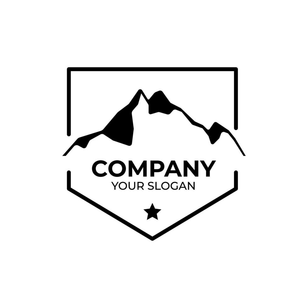 création de logo d'aventure en plein air en montagne vecteur