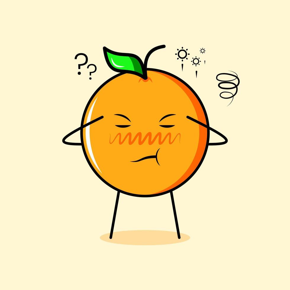 personnage orange mignon avec expression de pensée, yeux fermés et deux mains sur la tête. adapté à l'émoticône, au logo, à la mascotte ou à l'autocollant vecteur