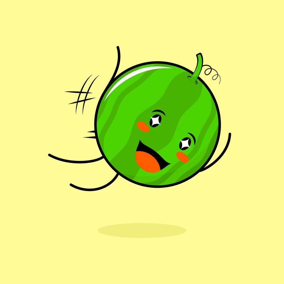personnage mignon de pastèque avec une expression heureuse, une mouche sauteuse, une bouche ouverte et des yeux pétillants. vert et jaune. adapté pour émoticône, logo, mascotte vecteur