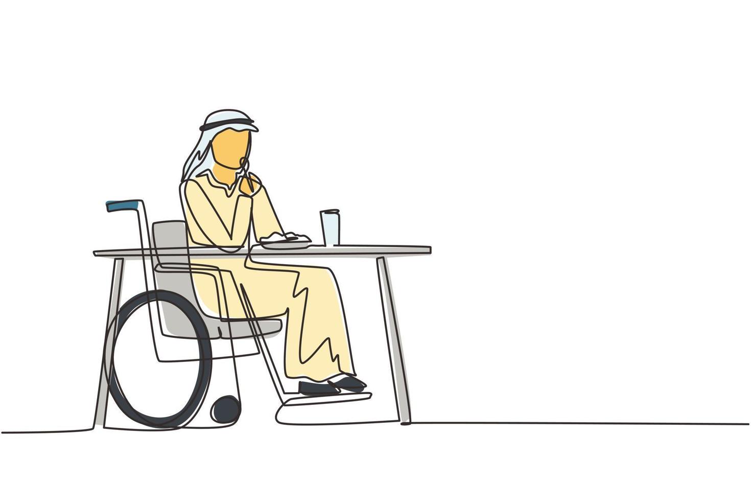 dessin continu d'une ligne arabe jeune homme en fauteuil roulant mangeant de la nourriture assis à la table. déjeuner, collation au café. la société et les personnes handicapées. illustration vectorielle de dessin à une seule ligne vecteur