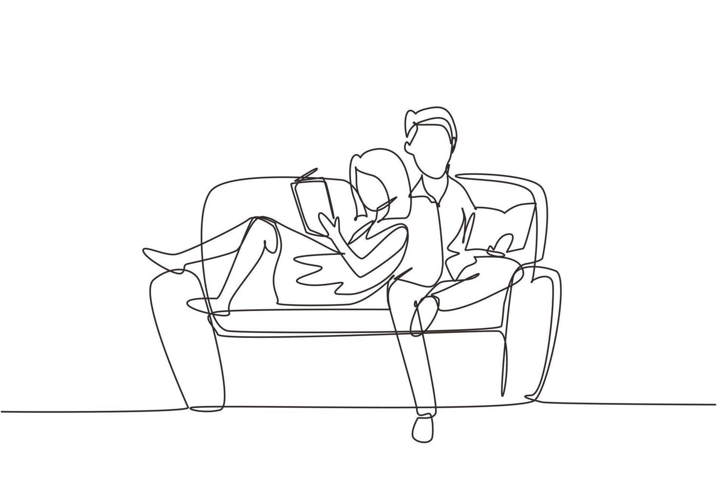 une seule ligne continue dessinant le repos du soir de la scène de couple avec un homme et une femme sur un canapé. homme et femme relaxants lisant un livre dans le salon. dynamique une ligne dessiner illustration vectorielle de conception graphique vecteur