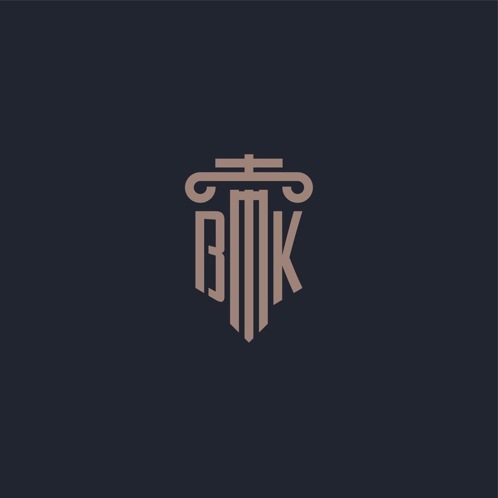 monogramme de logo initial bk avec un design de style pilier pour un cabinet d'avocats et une société de justice vecteur