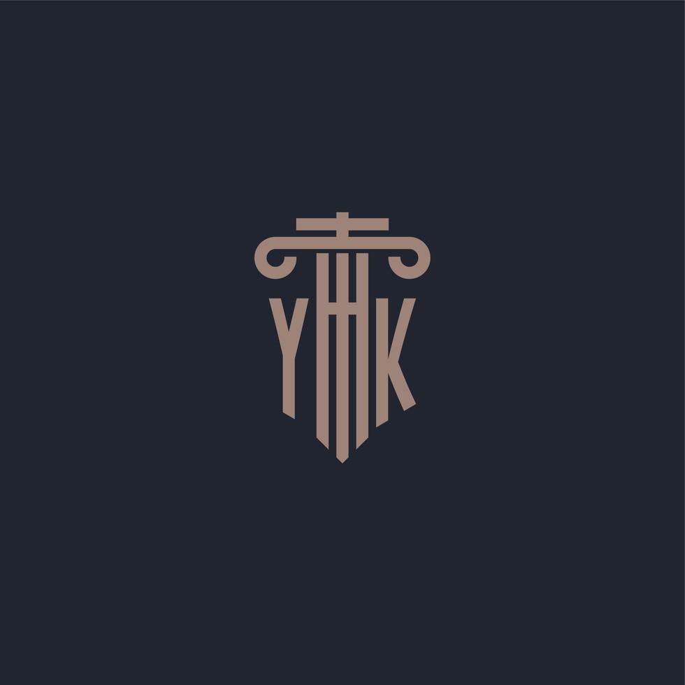 monogramme de logo initial yk avec un design de style pilier pour un cabinet d'avocats et une société de justice vecteur