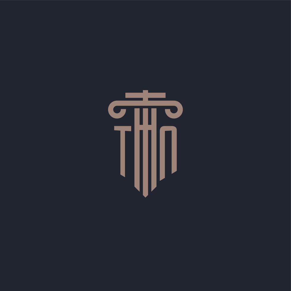 monogramme de logo initial tn avec un design de style pilier pour un cabinet d'avocats et une société de justice vecteur