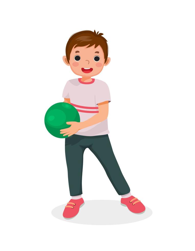 heureux petit garçon jouant au bowling dans le club de sport prêt à lancer la balle vecteur