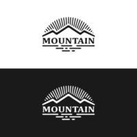 logo de montagne simple dans un style vintage vecteur