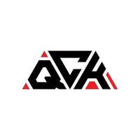 création de logo de lettre triangle qck avec forme de triangle. monogramme de conception de logo triangle qck. modèle de logo vectoriel triangle qck avec couleur rouge. logo triangulaire qck logo simple, élégant et luxueux. qck