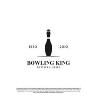 logo de bowling king, quille de bowling avec concept de logo couronne vecteur