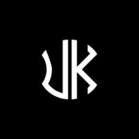 conception créative de logo de lettre uk avec graphique vectoriel, conception de logo simple et moderne abc. vecteur