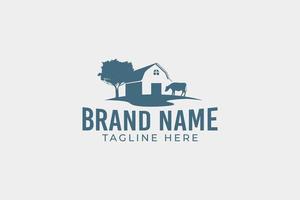 un logo agricole simple avec des images de grange et de vache dans un vaste champ vecteur