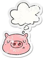 visage de cochon de dessin animé et bulle de pensée comme un autocollant usé en détresse vecteur