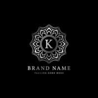 création abstraite de logo de lettre k de luxe rond pour une marque de mode élégante, des soins de beauté, un cours de yoga, un hôtel, un complexe, des bijoux vecteur