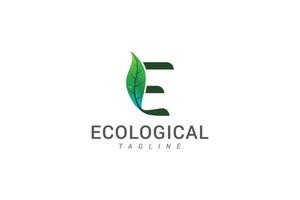 lettre e logo écologique à feuilles vertes créatives vecteur