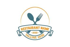fourchette de cuillère croisée rétro vintage pour cuisine cuisinier restaurant restaurant ou création de logo de restauration vecteur