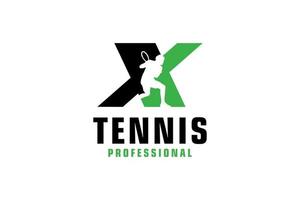 lettre x avec création de logo de silhouette de joueur de tennis. éléments de modèle de conception de vecteur pour l'équipe sportive ou l'identité d'entreprise.