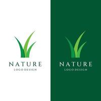 logo d'élément d'herbe verte naturelle, de prairie et d'herbe tondue dans le modèle de conception de logo vectoriel de printemps.