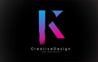 création de logo de lettre k avec coup de pinceau violet rose créatif. vecteur