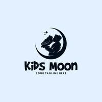 un garçon avec le logo du hibou dans la lune vecteur