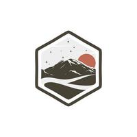 concept de conception de logo de montagne vintage vecteur