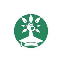 concept de logo d'assurance et de soutien à l'éducation. chapeau de graduation et logo d'icône d'arbre à main. vecteur