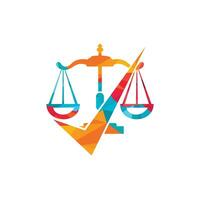 création de logo vectoriel de cabinet d'avocats. échelle de loi avec la conception de vecteur d'icône de signe de contrôle.