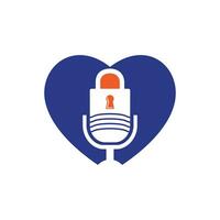 création de logo vectoriel de podcast en toute sécurité. cadenas et micro avec création de logo vectoriel icône coeur.