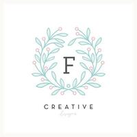 lettre de logo floral de luxe f pour les affaires de cosmétiques de beauté, invitation de mariage, boutique et autre entreprise vecteur