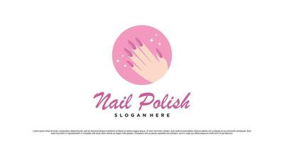 création de logo de vernis à ongles pour salon de manucure avec mains de femme et concept de cercle vecteur premium
