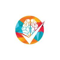 création de logo vectoriel de vérification du cerveau. logo d'icône de cerveau et de tique.