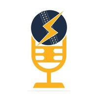 logo de tonnerre de podcast de cricket en forme de trophée. conception de concept de logo de microphone et de balle de cricket. vecteur